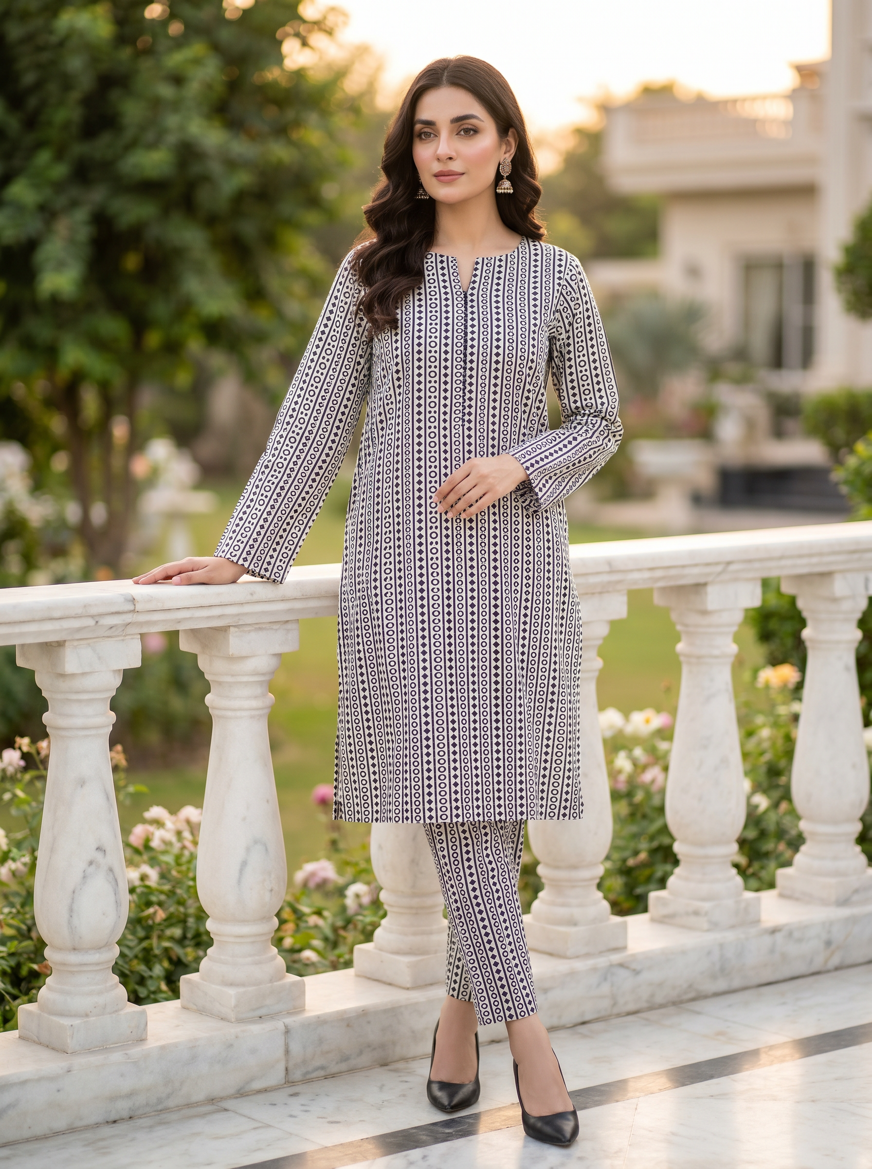 Elegant Black & White Printed Lawn 2-Piece Suit