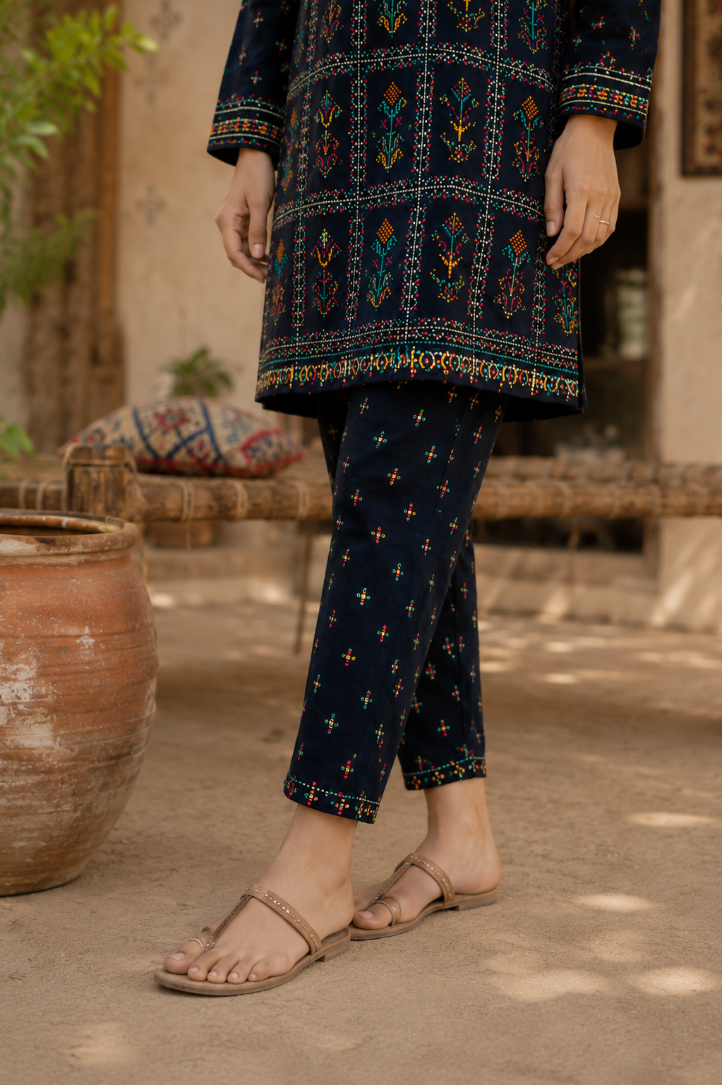 Black Printed Unstich 2-Piece Lawn Suit